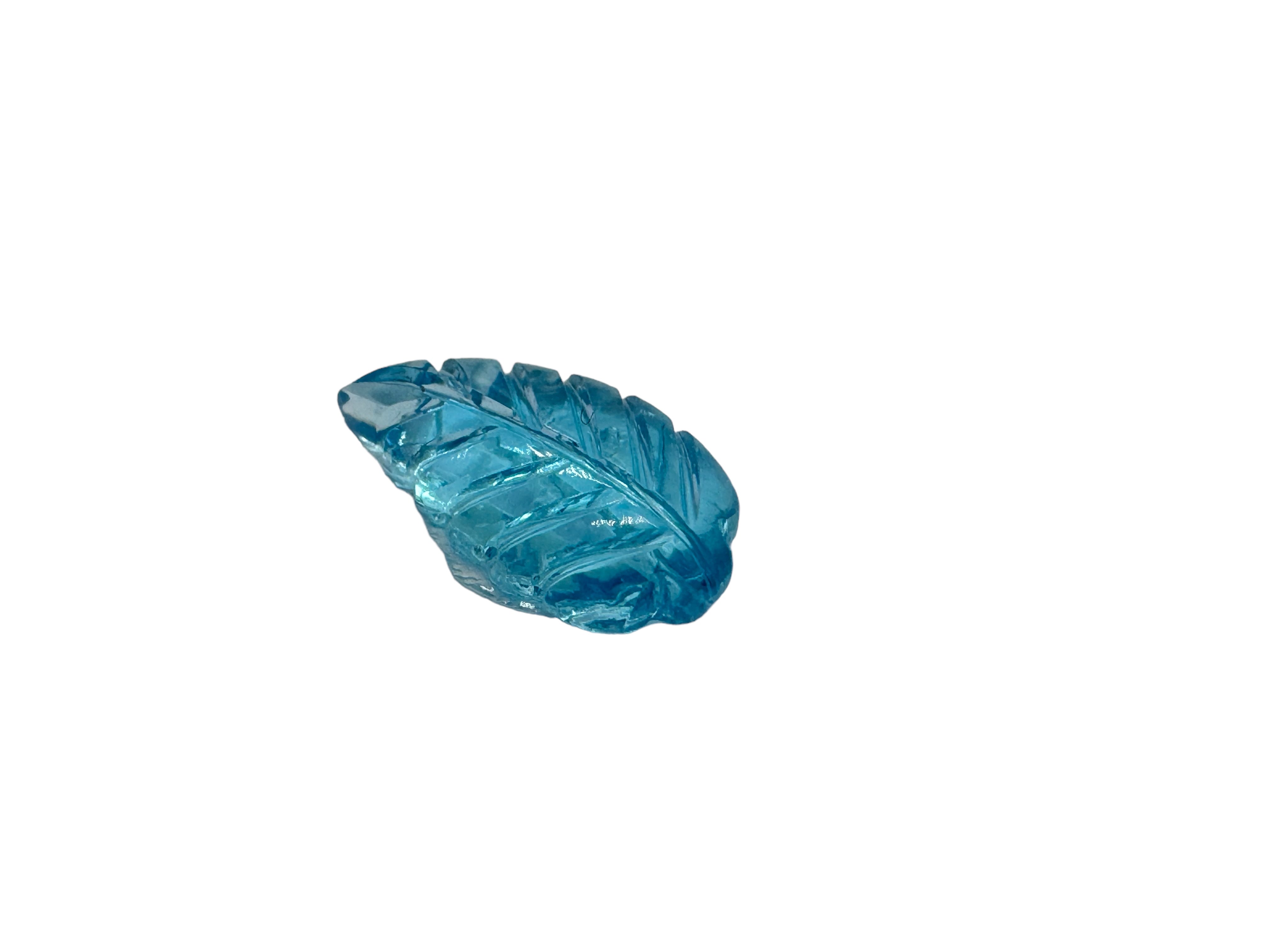 TOPAZE BLEUE Sculpture fantaisie 15X8X4MM