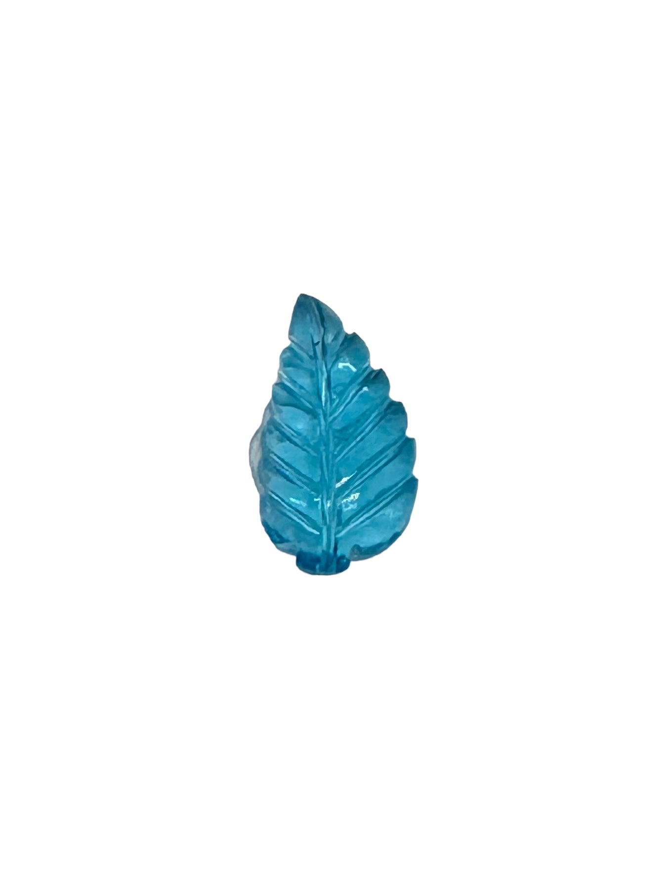 TOPAZE BLEUE Sculpture fantaisie 15X8X4MM