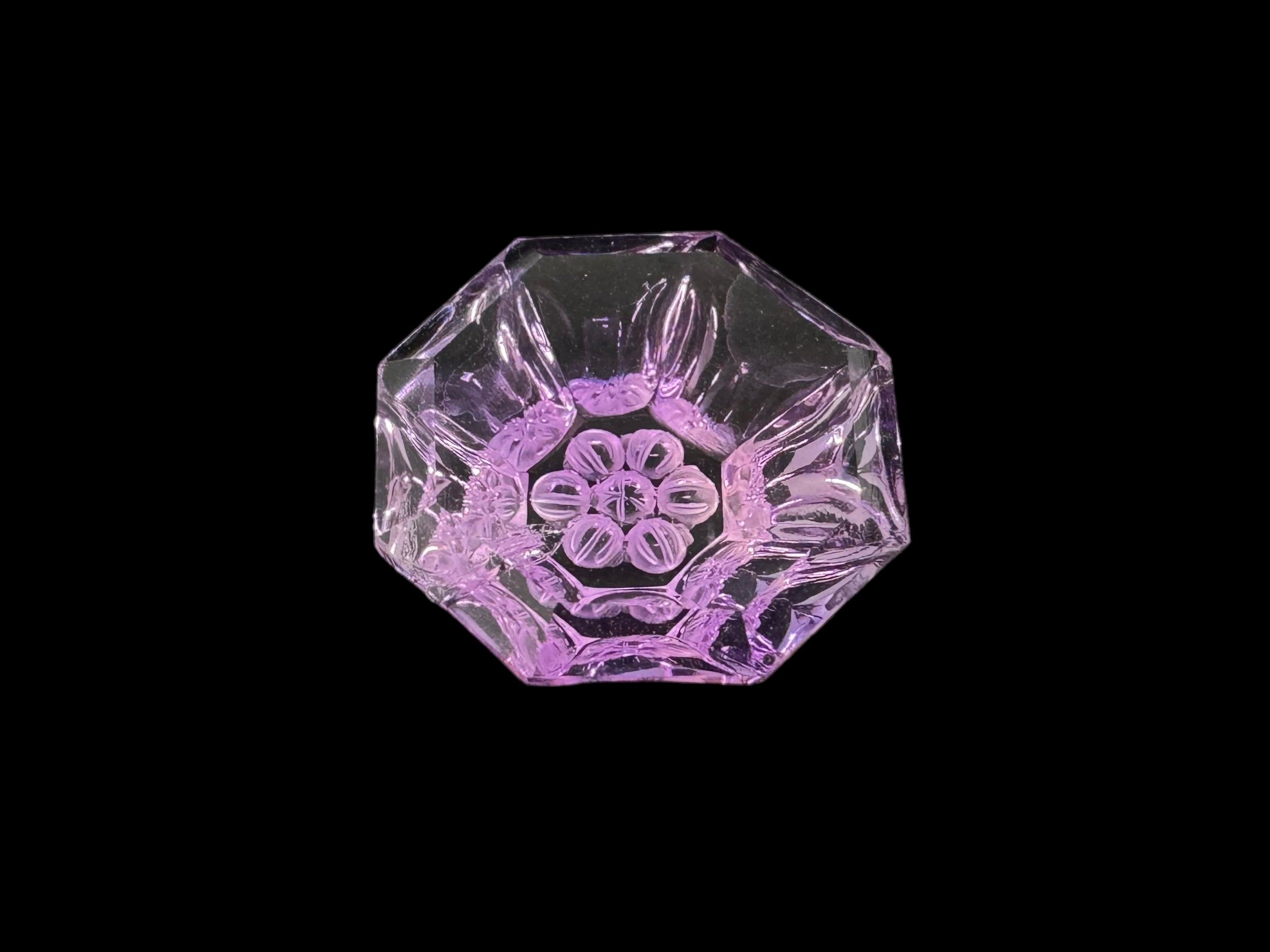 Medium Amethyst carved (Flower) cut stone 17x17x8H | Wt-15.1 Ct | SKU-DG_T0061_022